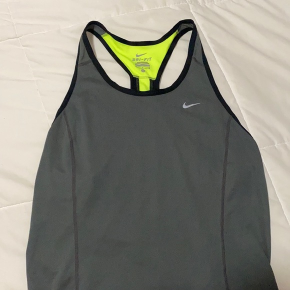 Nike Dri-Fit top - Picture 1 of 3